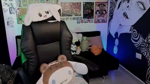 Snapshot of yuhwa chatting on 13, 9, 2025 rawr Anne Independent model online show from 13, 9, 2025