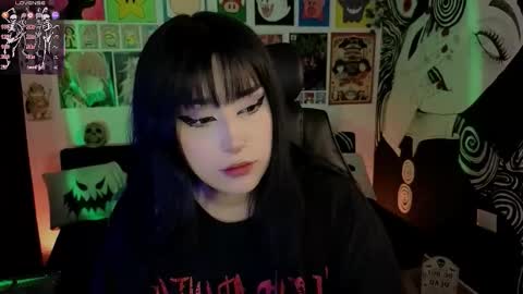 Snapshot of yuhwa chatting on 27, 10, 2025 rawr Anne Independent model online show from 27, 10, 2025