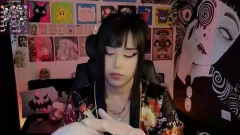 Snapshot of yuhwa chatting on 28, 10, 2025 rawr Anne Independent model online show from 28, 10, 2025