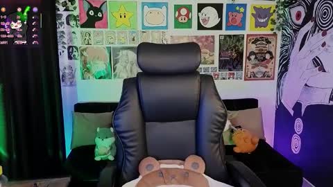 Snapshot of yuhwa chatting on 16, 11, 2025 rawr Anne Independent model online show from 16, 11, 2025