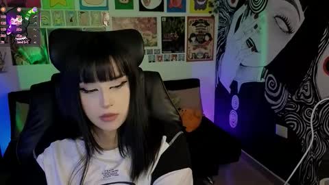 Snapshot of yuhwa chatting on 21, 11, 2025 rawr Anne Independent model online show from 21, 11, 2025