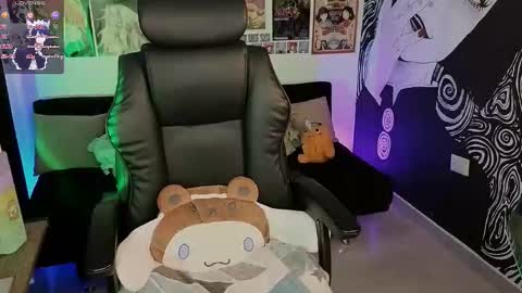 Snapshot of yuhwa chatting on 28, 11, 2025 rawr Anne Independent model online show from 28, 11, 2025