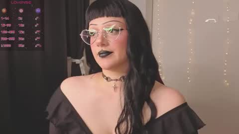 Snapshot of yuki_cross chatting on 25, 6, 2026 online show from 25, 6, 2026