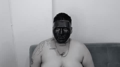 Snapshot of yulandval chatting on 30, 10, 2025 yul and val couple online show from 30, 10, 2025