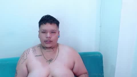 Snapshot of yulandval chatting on 26, 11, 2025 yul and val couple online show from 26, 11, 2025