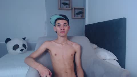 Snapshot of yulian_vasquez chatting on 3, 3, 2025 yulian_vasquez online show from 3, 3, 2025