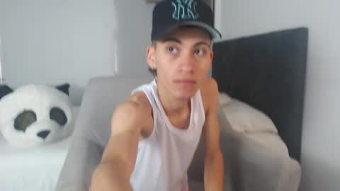 Snapshot of yulian_vasquez chatting on 6, 3, 2025 yulian_vasquez online show from 6, 3, 2025