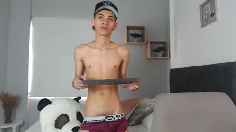 Snapshot of yulian_vasquez chatting on 6, 3, 2025 yulian_vasquez online show from 6, 3, 2025
