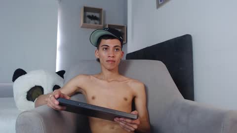 Snapshot of yulian_vasquez chatting on 9, 3, 2025 yulian_vasquez online show from 9, 3, 2025