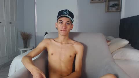 Snapshot of yulian_vasquez chatting on 10, 3, 2025 yulian_vasquez online show from 10, 3, 2025