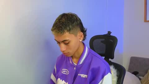 Snapshot of yulian_vasquez chatting on 7, 10, 2025 yulian_vasquez online show from 7, 10, 2025
