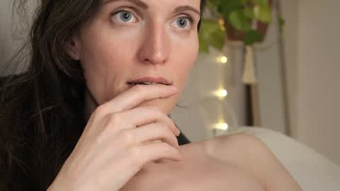 yulla dao online show from 4, 2, 2025