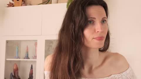 yulla dao online show from 16, 2, 2025