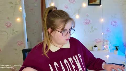 Polly online show from 3, 11, 2025