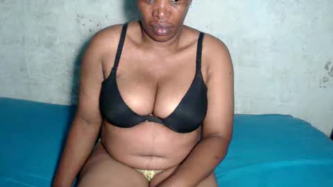 yummytittsxx online show from 6, 1, 2025