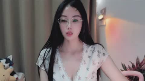 YunEr online show from 9, 6, 2026