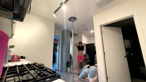 Snapshot of yungfemslut chatting on 19, 5, 2026 BbyTSSLut online show from 19, 5, 2026