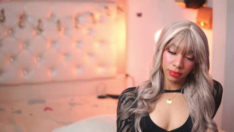 Snapshot of yuyi_cam chatting on 6, 10, 2025 Yuyi Cam online show from 6, 10, 2025