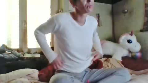 Snapshot of yuzuchandeboever chatting on 11, 4, 2026 levy-revy online show from 11, 4, 2026