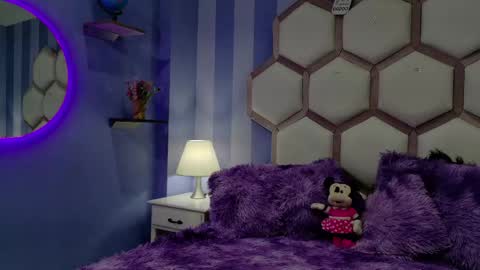 yvi online show from 20, 4, 2026