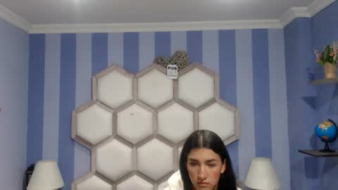 yvi online show from 25, 7, 2026