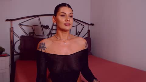 Snapshot of yvonneeverlee chatting on 2, 6, 2026 I V Y online show from 2, 6, 2026