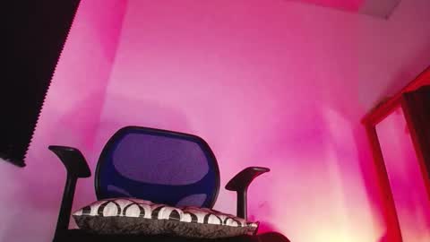 Zac Freelance model online show from 23, 12, 2025