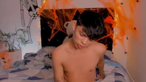 Snapshot of zacktorres_ chatting on 18, 10, 2025 zacktorres_ online show from 18, 10, 2025