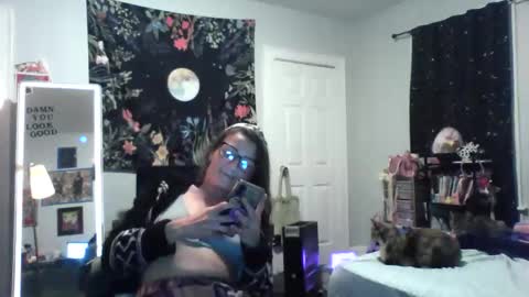 Snapshot of zaddyslilslutbucket chatting on 29, 10, 2025 zaddyslilslutbucket online show from 29, 10, 2025