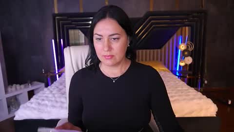 Snapshot of zafiramoonn chatting on 4, 11, 2025 Zafiramoonn online show from 4, 11, 2025