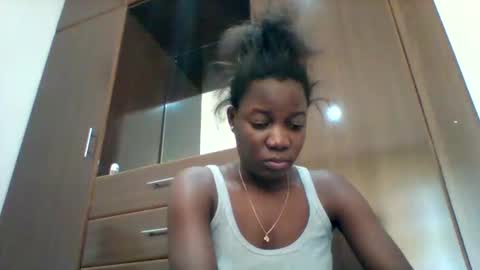 Snapshot of zainxxxx chatting on 19, 4, 2026 zainxxxx online show from 19, 4, 2026