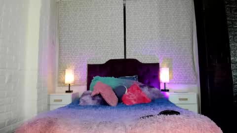 Zamara Kleii online show from 3, 10, 2025