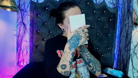   online show from 17, 9, 2025