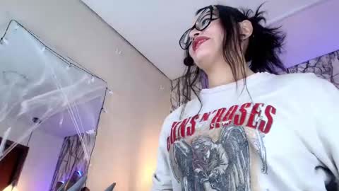   online show from 16, 10, 2025