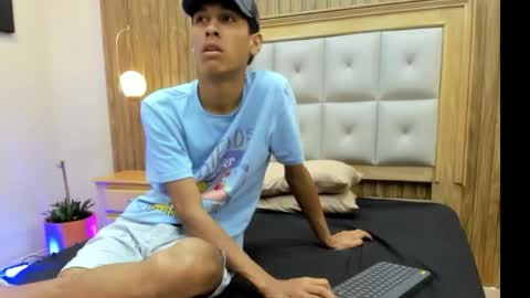 Snapshot of zane_belville chatting on 28, 5, 2026 Zane Belville online show from 28, 5, 2026
