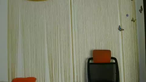 Snapshot of zara_lae chatting on 19, 3, 2026 nicky online show from 19, 3, 2026