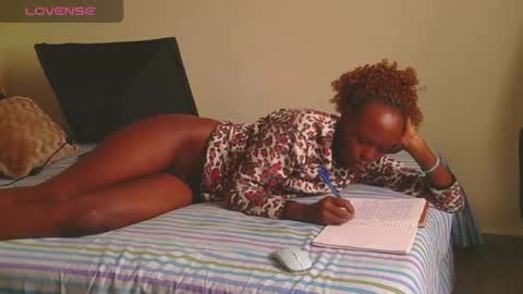 Snapshot of zara_lae chatting on 30, 6, 2026 nicky online show from 30, 6, 2026