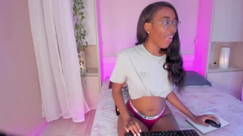 Snapshot of zaraprescott chatting on 13, 5, 2026 SARA online show from 13, 5, 2026