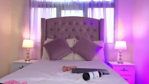 ZaraQuiinn online show from 25, 10, 2025