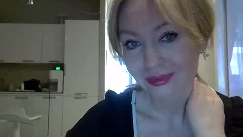 Zarina Swift online show from 10, 2, 2025