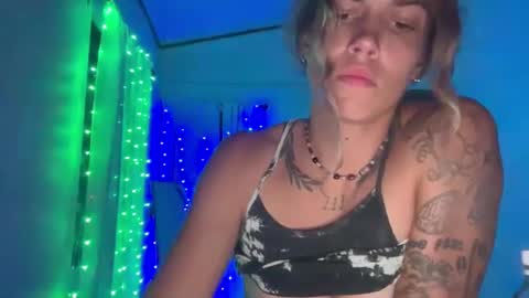 zellaxobella online show from 10, 9, 2025