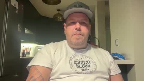 Snapshot of zellysgift1 chatting on 22, 10, 2025 zellysgift1 online show from 22, 10, 2025