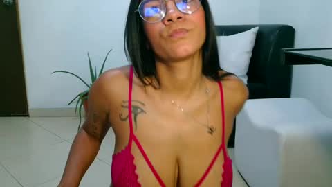 Snapshot of zendaya444 chatting on 10, 9, 2025 zendaya444 online show from 10, 9, 2025