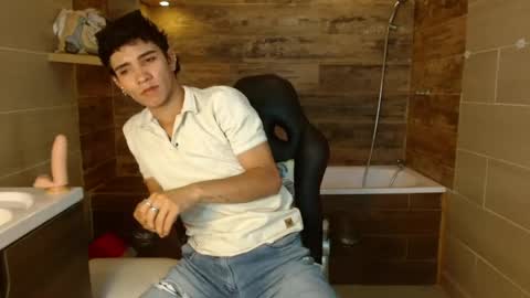 Snapshot of zeus_pire chatting on 6, 6, 2026 Z E U S online show from 6, 6, 2026