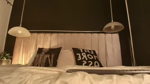 zhally_dee online show from 24, 10, 2025