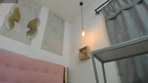 ZHAMIRA  ANDRES online show from 18, 10, 2025