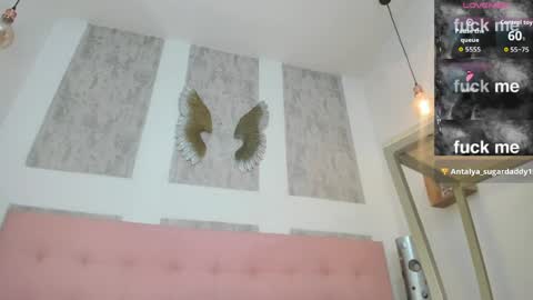 ZHAMIRA  ANDRES online show from 6, 4, 2026