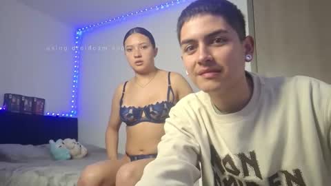 Snapshot of zhara_and_logan chatting on 1, 6, 2026 Zhara and logan online show from 1, 6, 2026