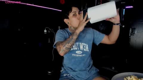 Snapshot of zhoestrong chatting on 9, 5, 2026 zhoestrong online show from 9, 5, 2026
