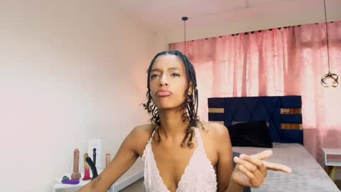 Zia Green online show from 7, 2, 2025